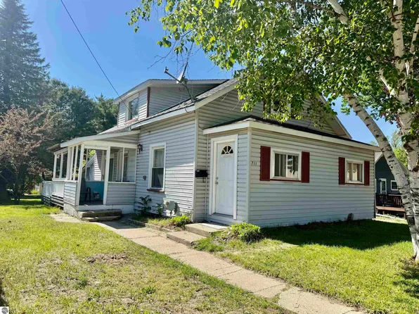711 Francisco Ave, Alma, MI 48801