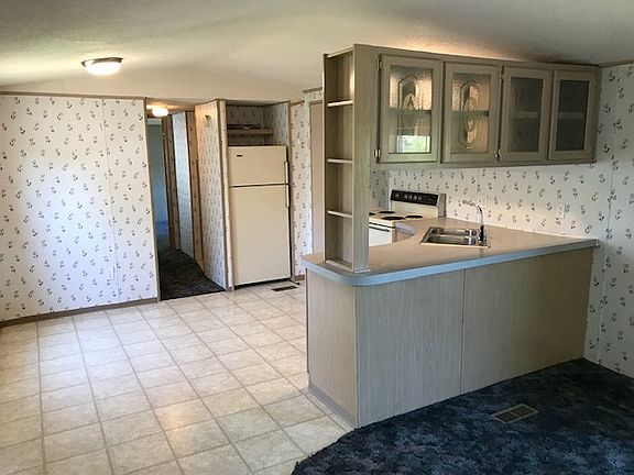 5th image of 3611 N Highway 97 Unit 0