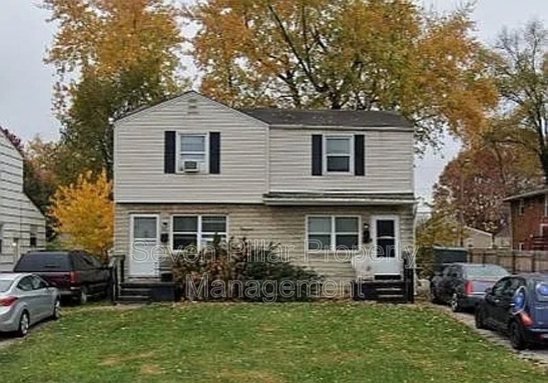 1st image of 323 S Napoleon Ave