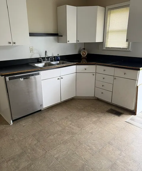 1021 Payne St — Photo 3