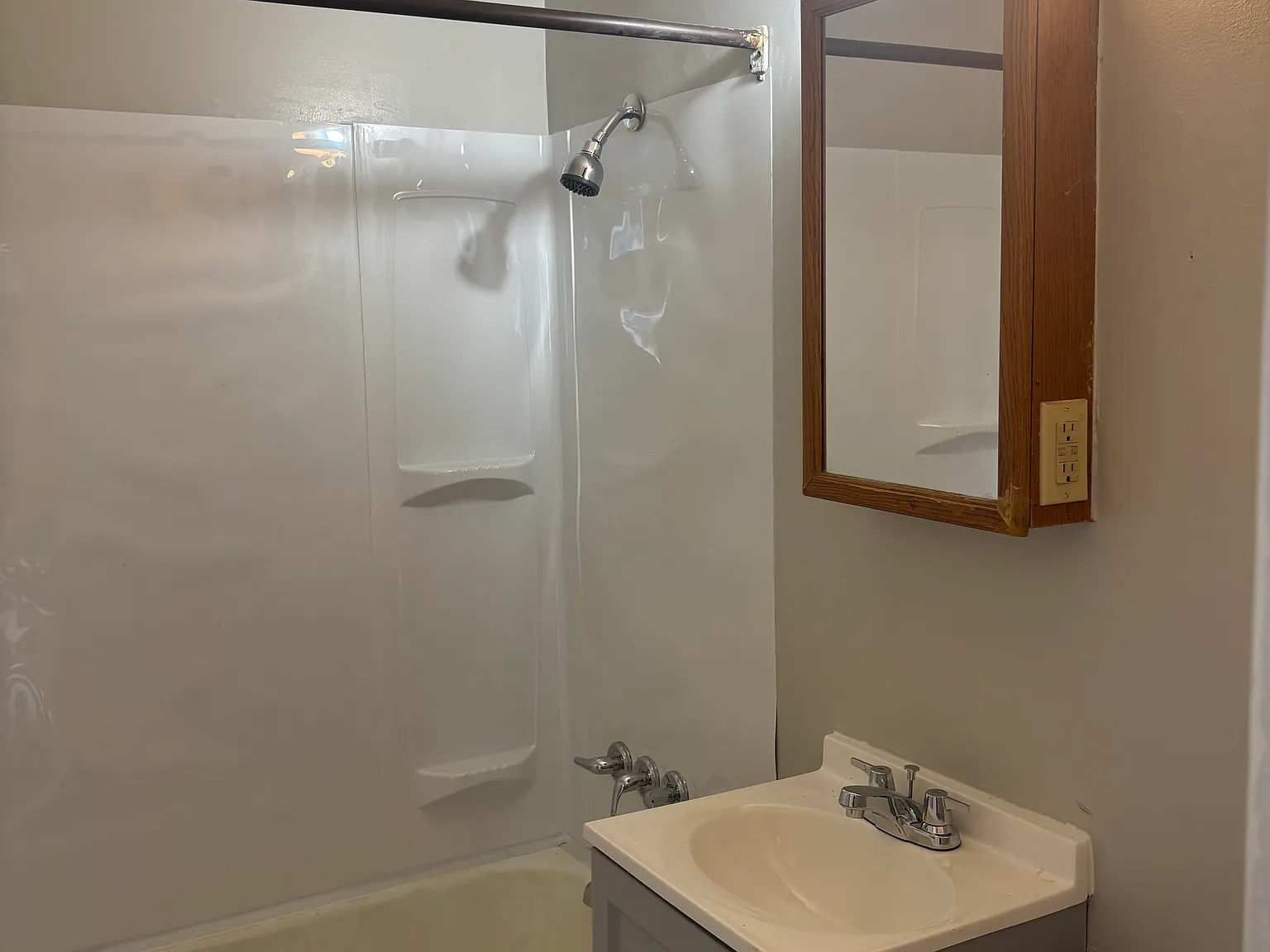 2 bed, 1200 sqft, $1,350 — Photo 3