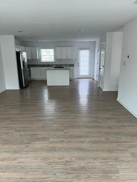 3 bed, 2.5 bath, 1754 sqft, $1,850 — Photo 3
