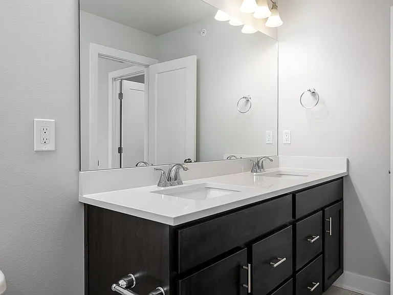 Hughes Century Crossing Townhomes — Photo 12
