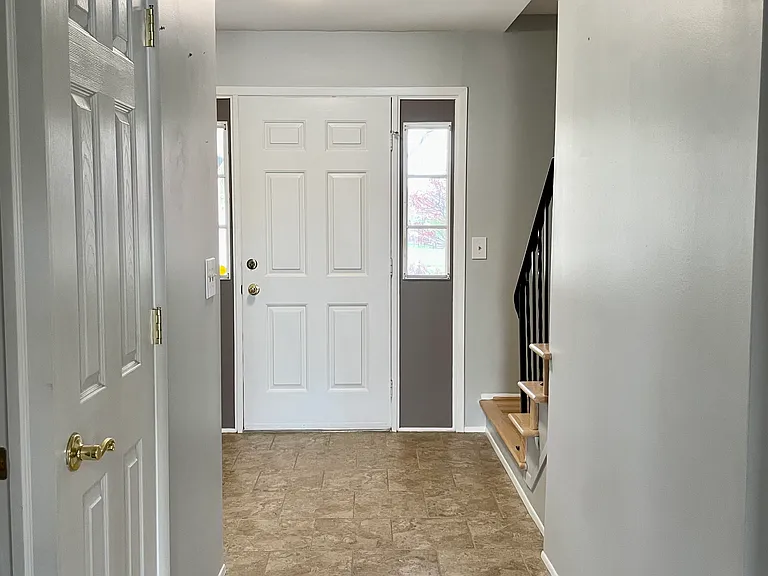 1911 Smallbrook Dr — Photo 8