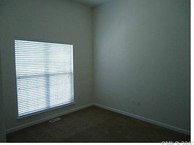 3rd image of 2800 Arrowhead Ct