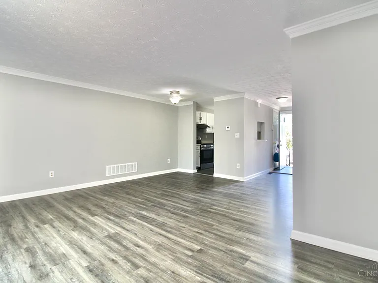 512 Glencoe Ct — Photo 5