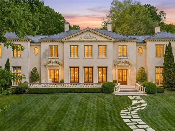 881 W Conway Dr NW, Atlanta, GA 30327