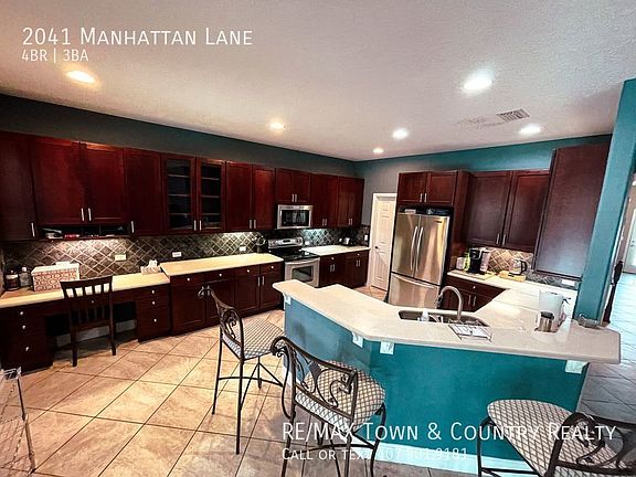 5th image of 2041 Manhattan Ln
