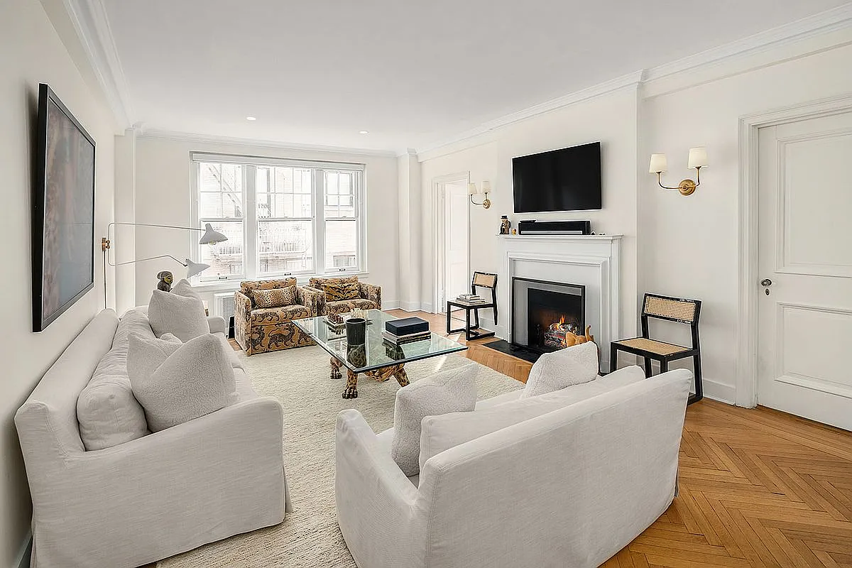 50 E 72nd St #3C photo 1