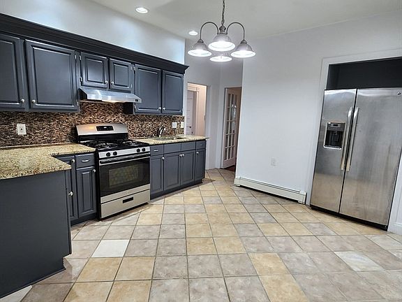 3rd image of 15 McLellan St