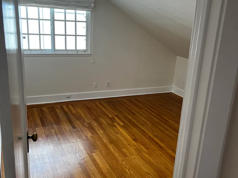 2521 Ashby Ave — Photo 7