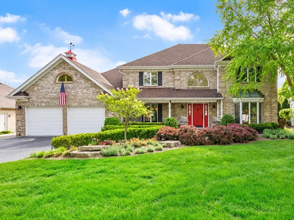 6451 Garfield Ridge Ct, Willowbrook, IL 60527