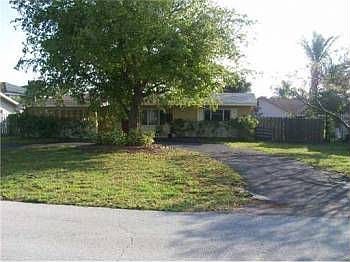 2nd image of 627 Heron Dr