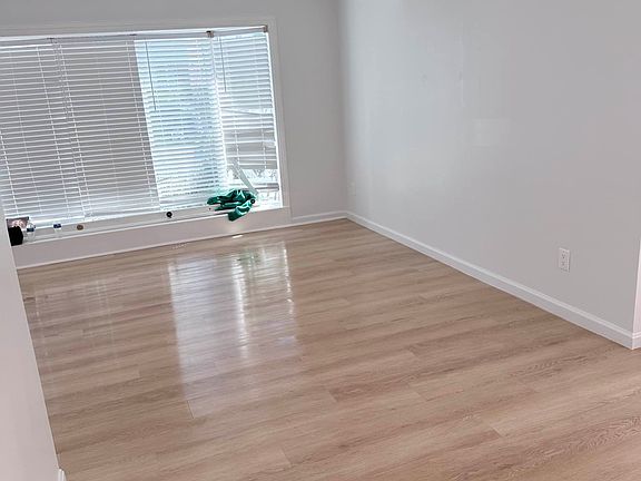 4th image of 15 Thomas Pl #1