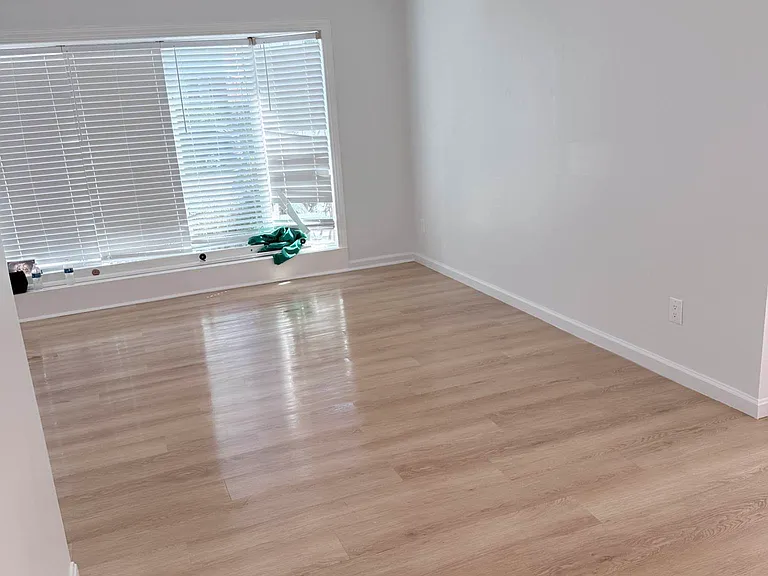 15 Thomas Pl #1 — Photo 4