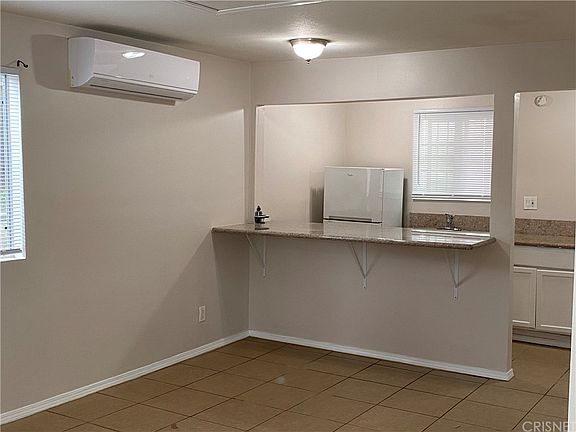 4th image of 23513 Balmoral Ln
