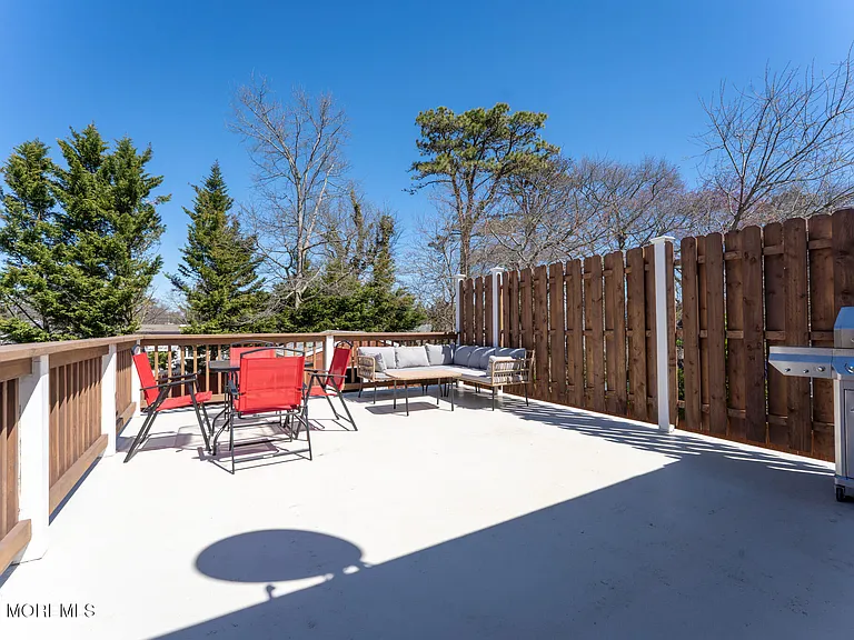 406 Lawrence Dr — Photo 19