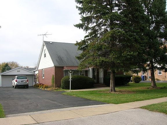 4th image of 8140 Natoma Ave