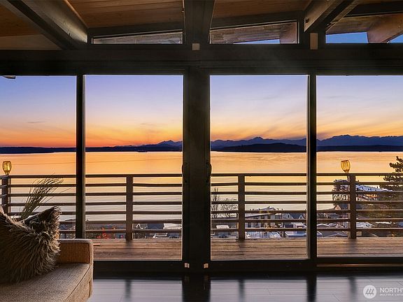5th image of 3831 58th Avenue SW