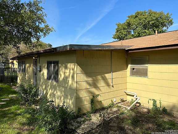 5th image of 7434 Spring Meadow Dr