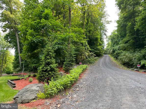 740 Vinemont Rd, Reinholds, PA 17569