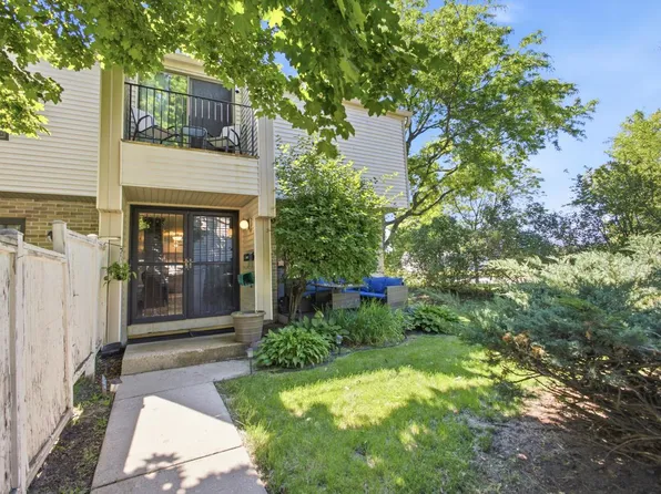 9000 N 70th STREET, Milwaukee, WI 53223