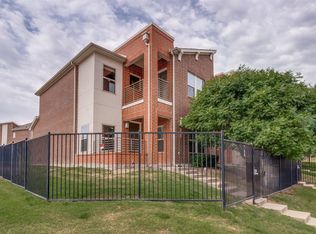 1596 Fiji St, Dallas, TX 75203