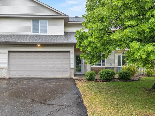 1226 Crystal Pl E, Chaska, MN 55318