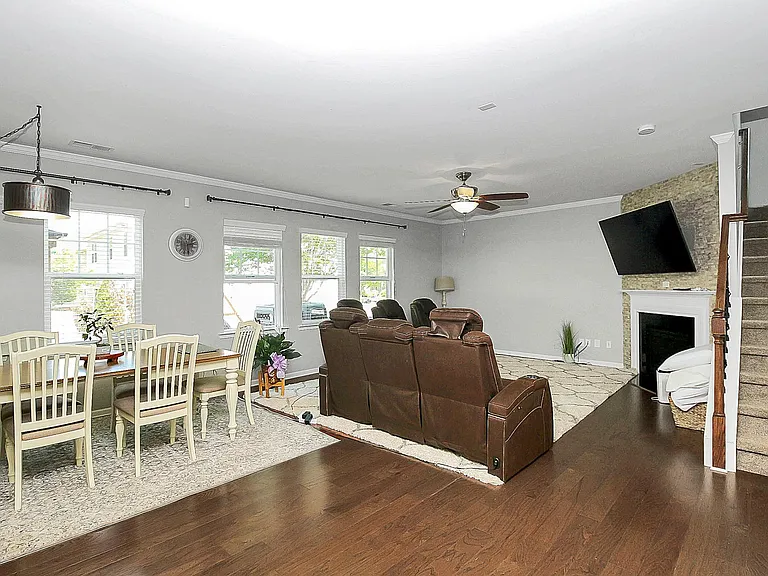 1809 Deer Meadows Dr — Photo 10