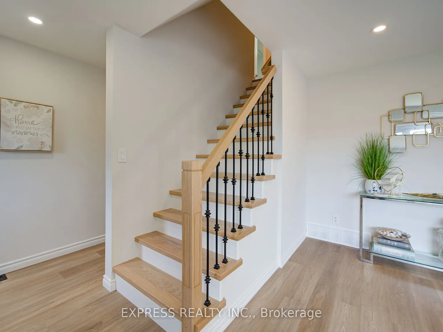 8 bed, $3,200 — Photo 3