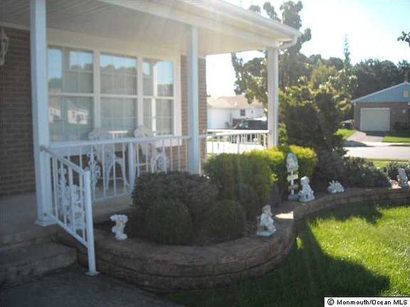 2nd image of 103 Chesterfield Ln