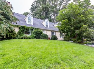 4525 35th St N, Arlington, VA 22207