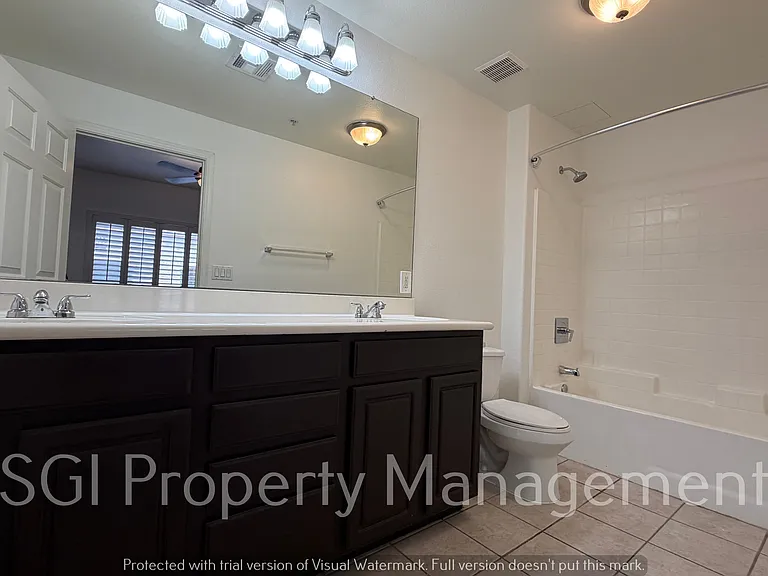 920 E Devonshire Ave #2011 — Photo 9
