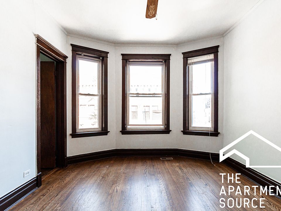 1st image of 1009 W Newport Ave #1
