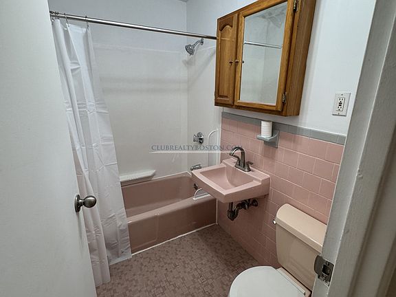 5th image of 530 Washington St APT 11