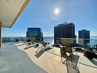 Rented by R New York