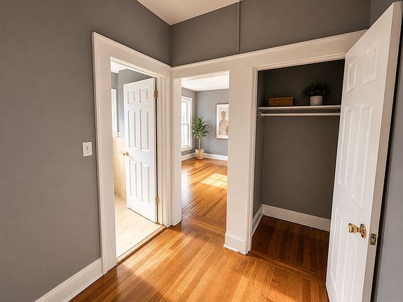3rd image of 220 Roseville Ave APT 306