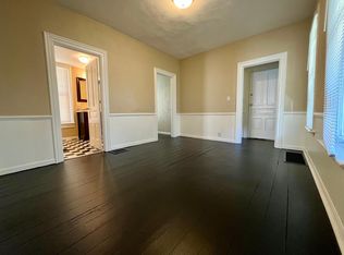 825 10th St NW APT 1, Grand Rapids, MI 49504