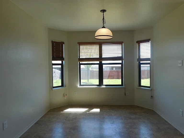 210 Viola Dr — Photo 14