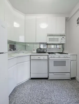 Rented by Douglas Elliman | media 3