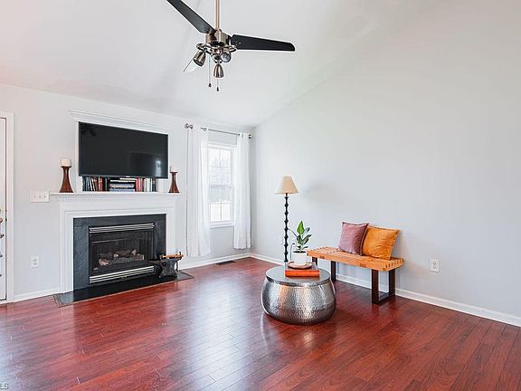 4th image of 7894 Springdale Meadow Dr