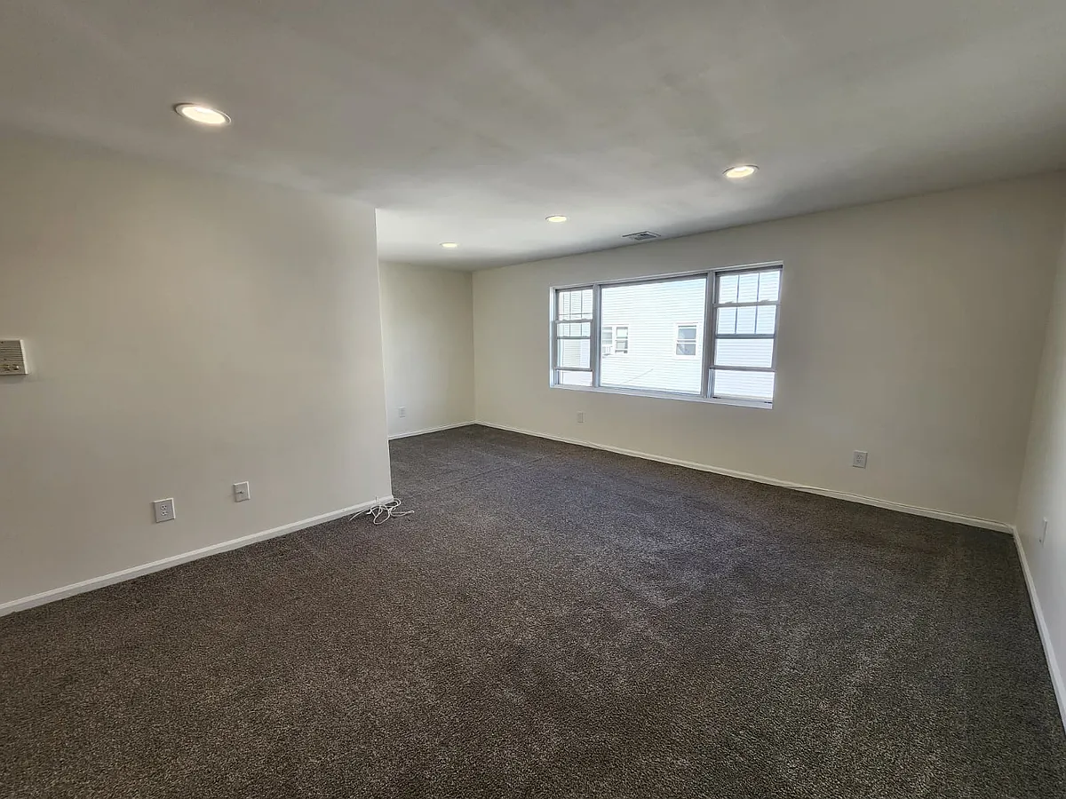 Building Photo - 507 New Castle Rd #2