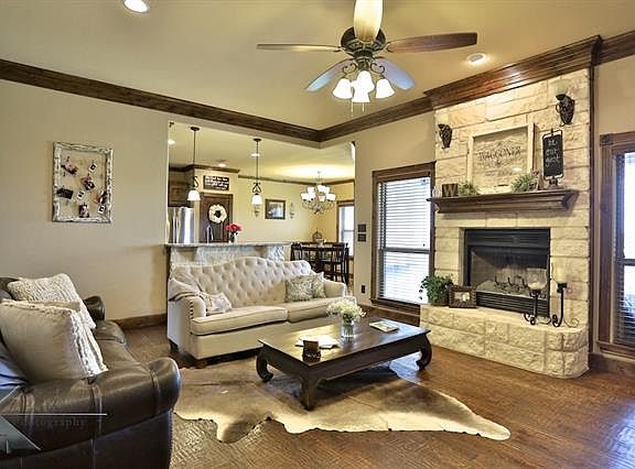 5th image of 801 Great Waters Dr