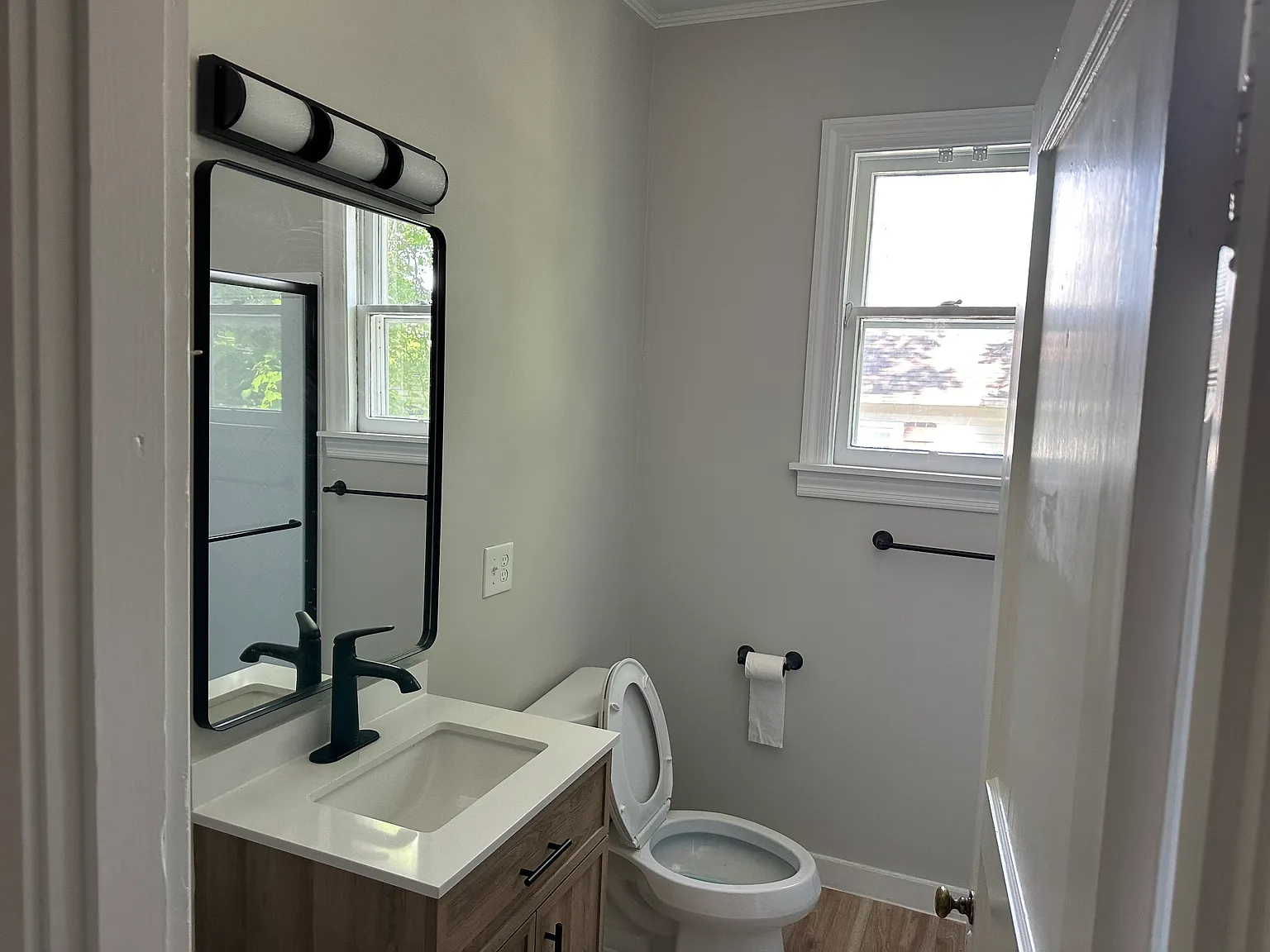 1 bed, 950 sqft, $1,200 — Photo 4