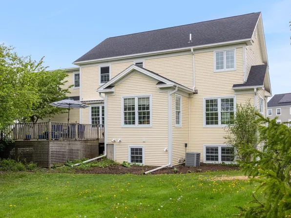 37 Tabor Place, South Burlington, VT 05403