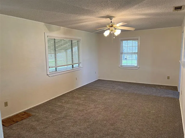 2528 Private Road 5101 — Photo 34