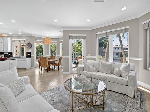 5th image of 519 Royal Plaza Drive