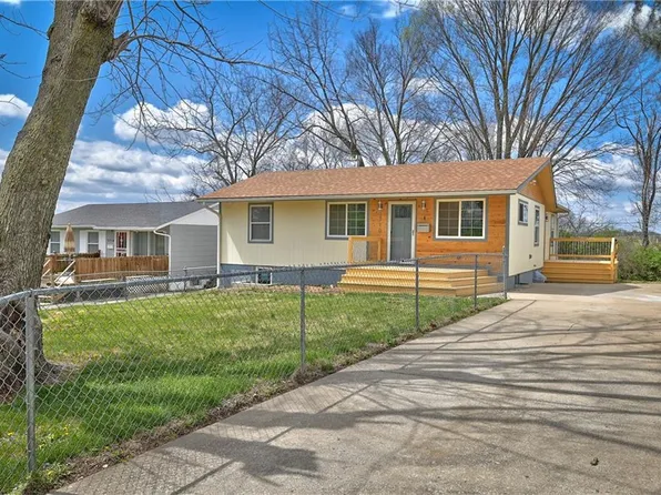 3710 Elmwood Ave, Kansas City, MO 64128