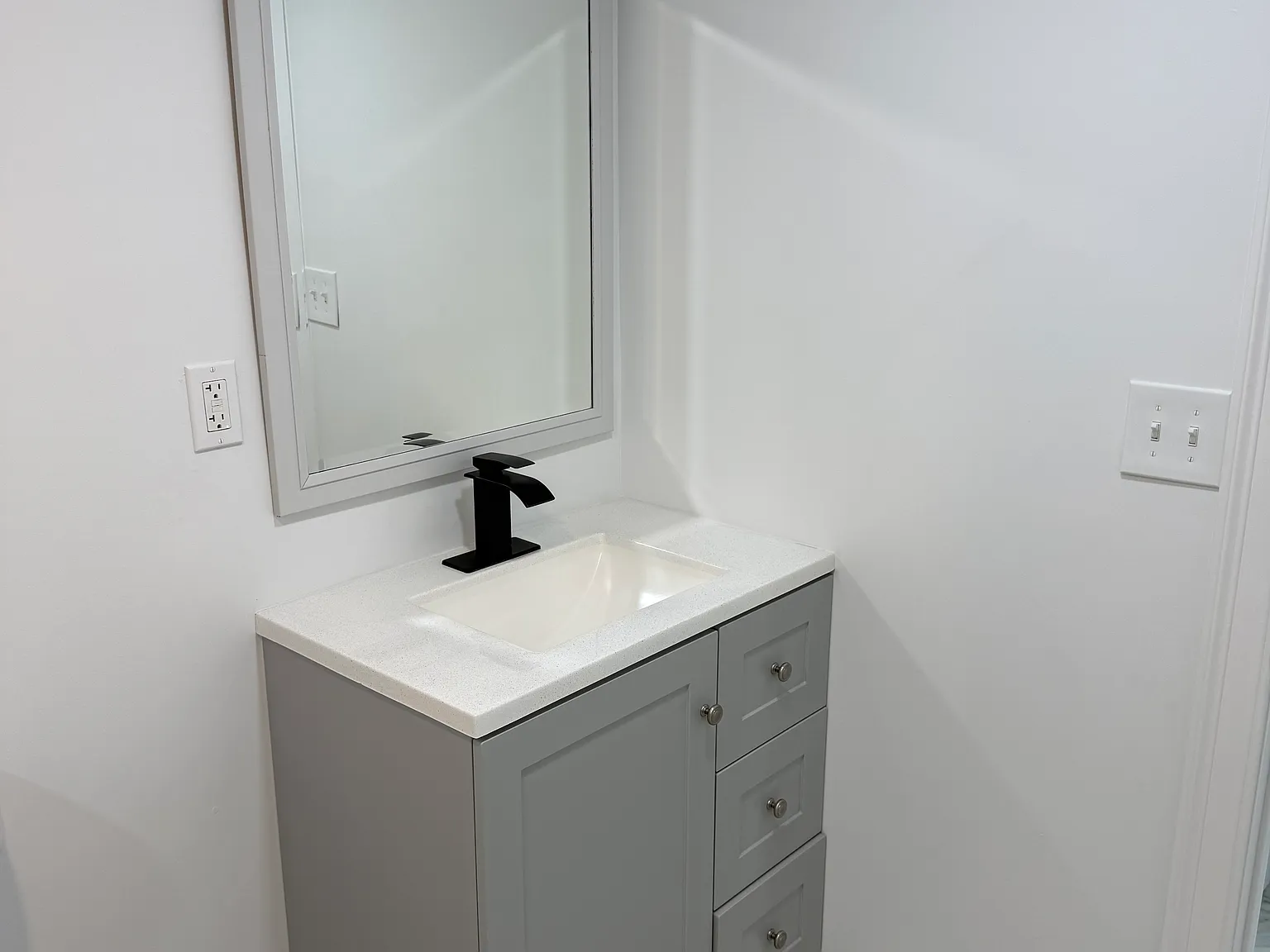 1 bed, 900 sqft, $1,150 — Photo 3