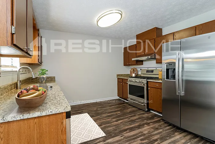 3 bed, 2.0 bath, 1277 sqft, $1,820 — Photo 2